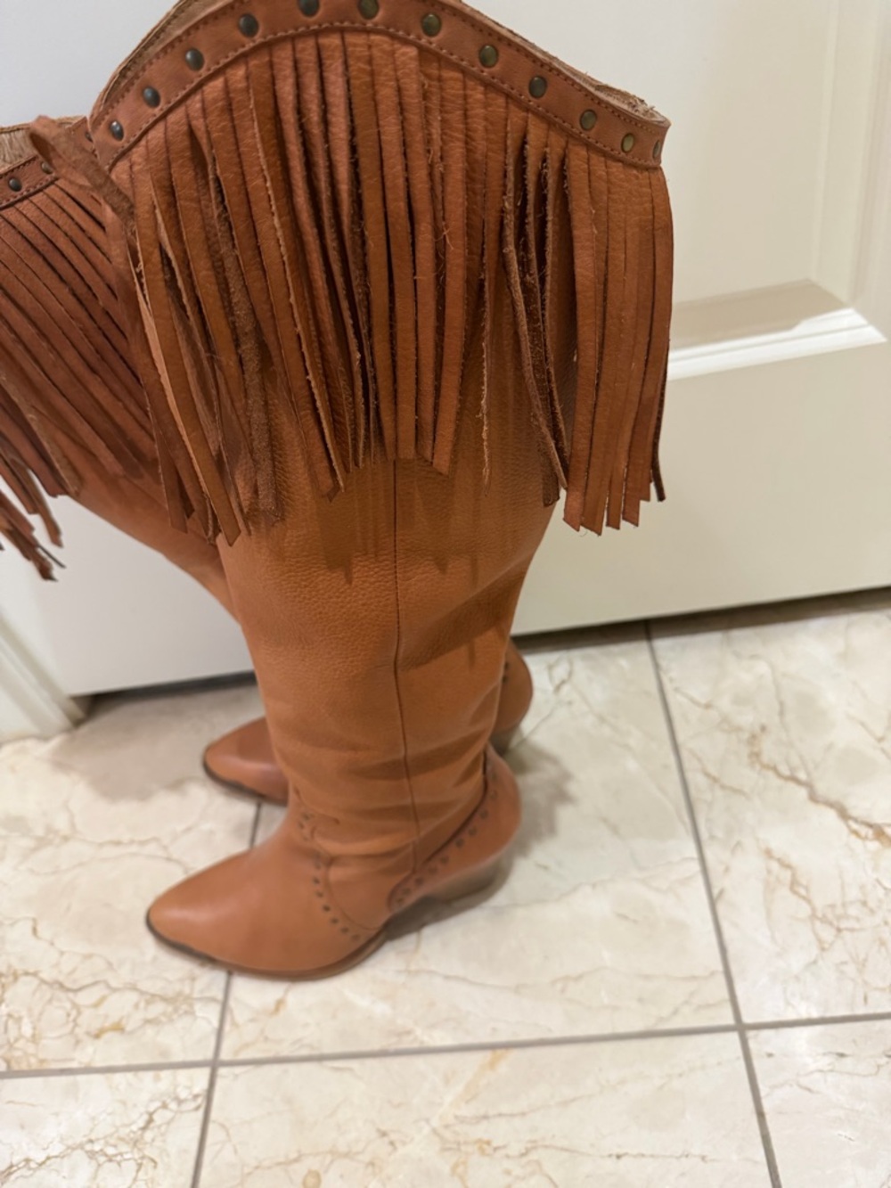 Coachella/Stagecoach Festival Fringed -Knee High-Boots in Cognac